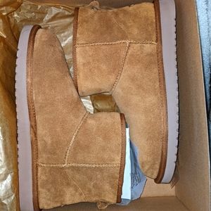 UGG Women's Mini Boot